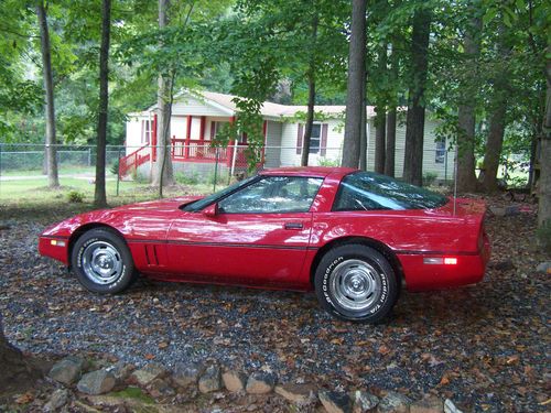 1984 chevrolet corvette base hatchback 2-door 5.7l