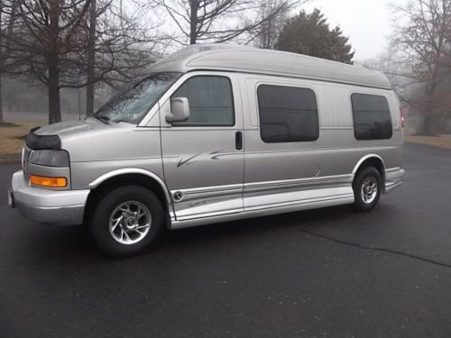 2004 gmc savana 9-passenger explorer limited se hightop conversion van leather