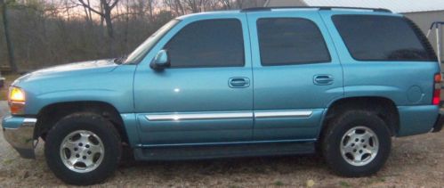 2004 gmc yukon 4 door fully loaded with lots of extras!!!