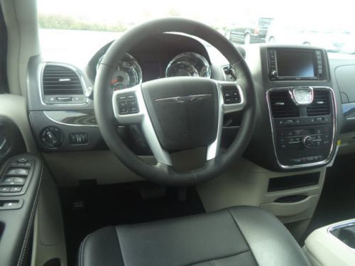 2014 chrysler town & country touring