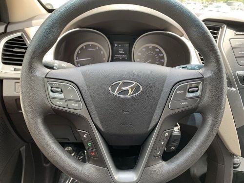 2017 hyundai santa fe 2.4 base