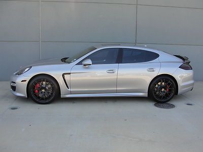 Gt silver with black full leather..carbon interior package..