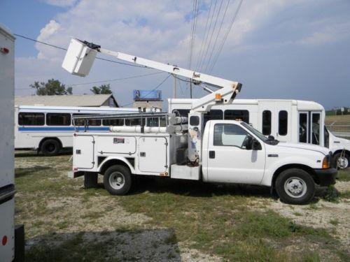 Aerial bucket boom utility used truck v10 automatic f series super duty body