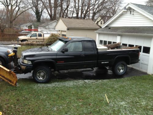 1998 2500 12 valve 4x4 plow truck