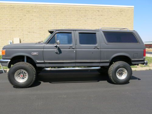 Sell used 1989 FORD BRONCO XLT CENTURION 4-DOOR 1-TON SUV in Evansville