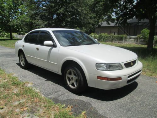 1995 nissan maxima gxe sedan 3.0l - very clean, one owner, no rust! low reserve!