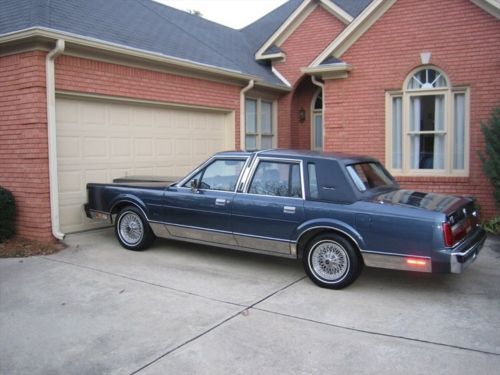 1987 lincoln town car signature series