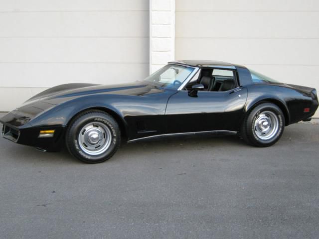 Chevrolet corvette base coupe 2-door