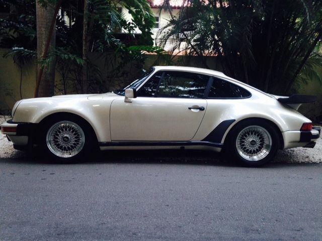 Porsche 911 carrera coupe 2-door