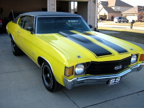 Chevrolet Chevelle желтая