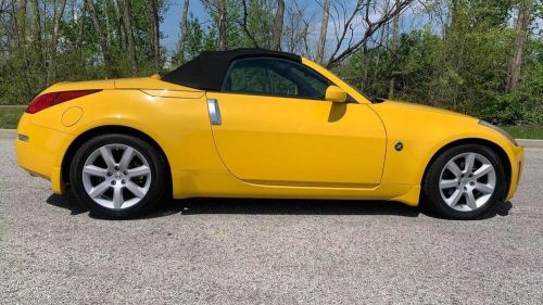 2005 nissan 350z touring roadster 2d