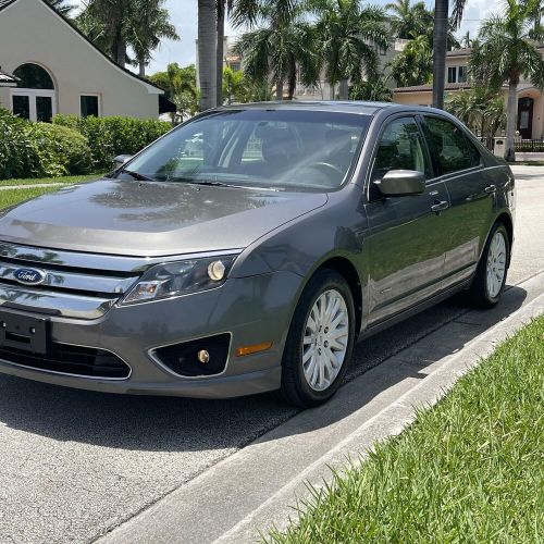 2011 ford fusion hybrid only 52k miles rust free non smoker!