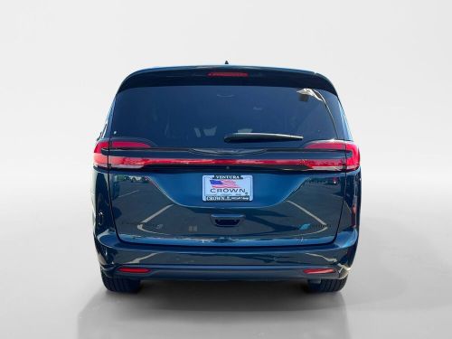 2022 chrysler pacifica hybrid touring l