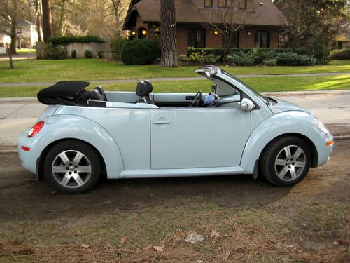 $2000 below kbb!  2006 vw new beetle convertible, new tires, hitch, &lt;60k mi