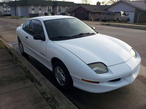 1999 pontiac sunfire se coupe 2-door 2.2l 5-speed 33 mpg