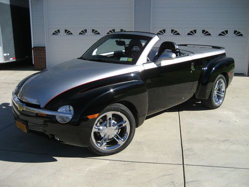 2005 chevrolet ssr base convertible 2-door 6.0l