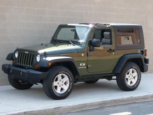 Gorgeous 2008 jeep wrangler sport 6-speed..hardtop..brand new tires.