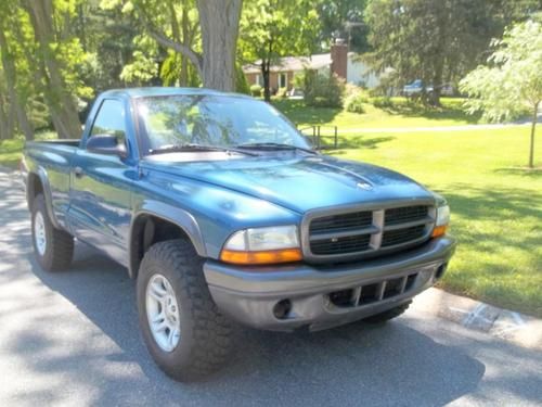 2002 dodge dakota base standard cab 4x4 2-door 3.9l clean