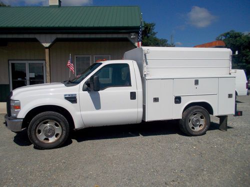 2008 ford f350 2wd reg cab xl reading enclosed utility body