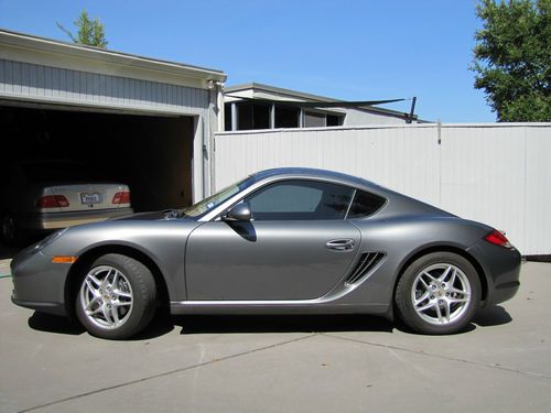 2011 porsche cayman hatchback 2-door 2.9l, 265 hp