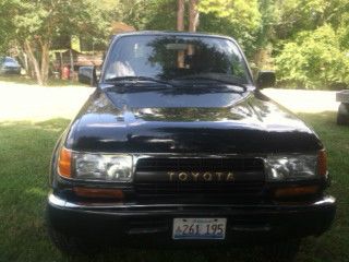 1994 toyota landcruiser 98,000 miles, 4 wheel drive