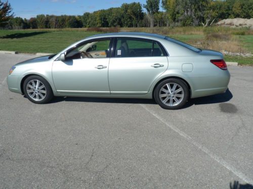 Grandma's 2007 toyota avalon limited -18,000 original miles !!!!!  mint cond