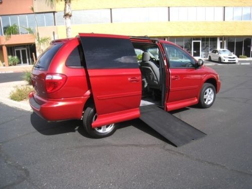 2005 dodge grand caravan sxt wheelchair handicap mobility van vmi conversion