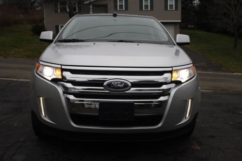 Excellent condition awd loaded ford edge