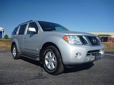 2012 nissan pathfinder le silver under 46k miles clean carfax under warranty