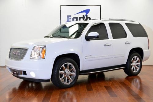 2010 gmc yukon denali awd,  nav, sunroof, loaded, 1 owner