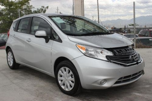 2014 nissan versa note 1.6 sv damaged repairable salvage runs! cooling good!