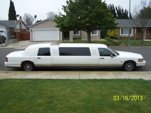 1994 lincoln town car executive limousine 4-door 4.6l