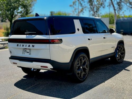 2023 rivian r1s adventure