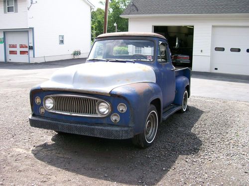 1955 ford f-100 step-side pick-up truck