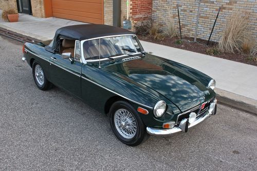 1974 mgb roadster rare british racing green/tan **restored** wire wheels**