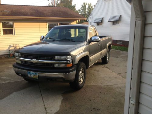 2002 chevrolet silverado 1500 ls standard cab pickup 8 ft bed 2-door 5.3l