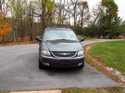 2001 handicap accessible chrysler town &amp; country