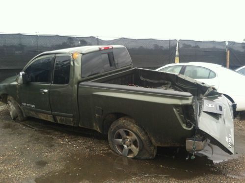 2005 nissan titan se crew cab pickup 4-door 5.6l