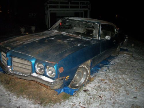 1972 pontiac le mans luxury  (rare factory 4sp. car) needs restored, all orig.