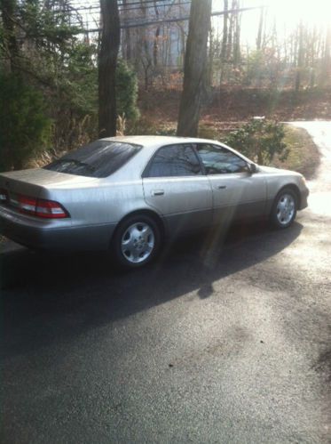 2000 lexus es300 base sedan 4-door 3.0l