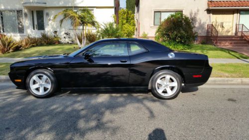 2012 dodge challenger sxt coupe 2-door 3.6l