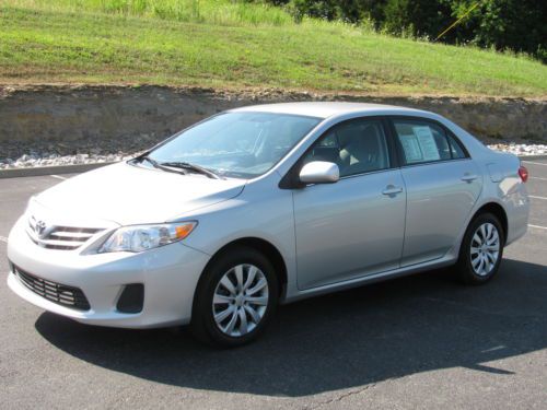 2013 toyota corolla le sedan 4-door 1.8l - factory warranty - great gas mileage!