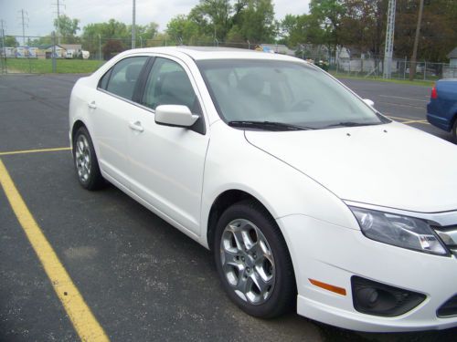 2011 ford fusion se sedan 4-door 3.0l