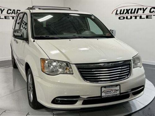 2013 chrysler town and country touring l 4dr mini van