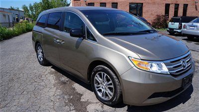 2011 honda odyssey ex w/dvd only 28k dual power doors warranty stow n go 8-pass!