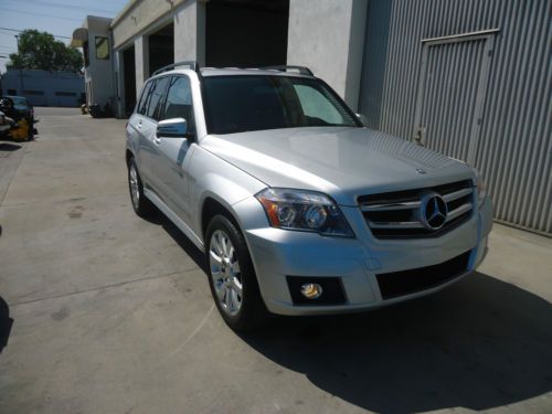 Mercedes benz 2011 glk350 4-door suv silver excellent condition