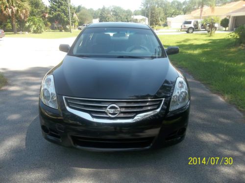 2011 nissan altima 4door,2.5s.one owner florida car like new,tech pakag,and blut