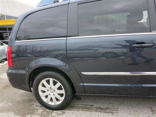 2013 chrysler town & country touring