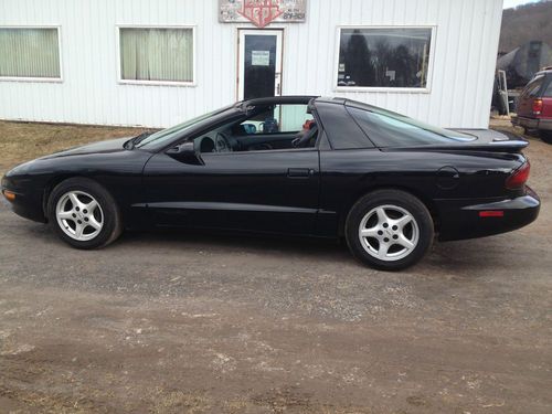 1996 pontiac firebird 3.8l t-tops and new crate motor..no reserve