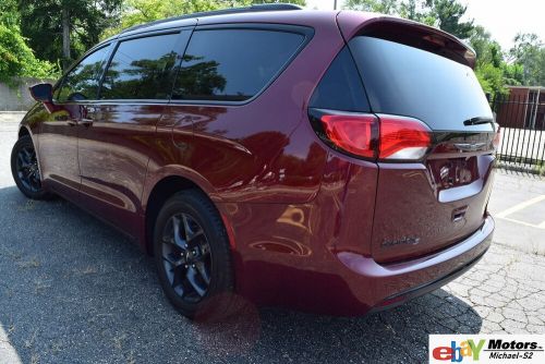 2018 chrysler pacifica sto n go touring l plus-edition(sport exterior package)